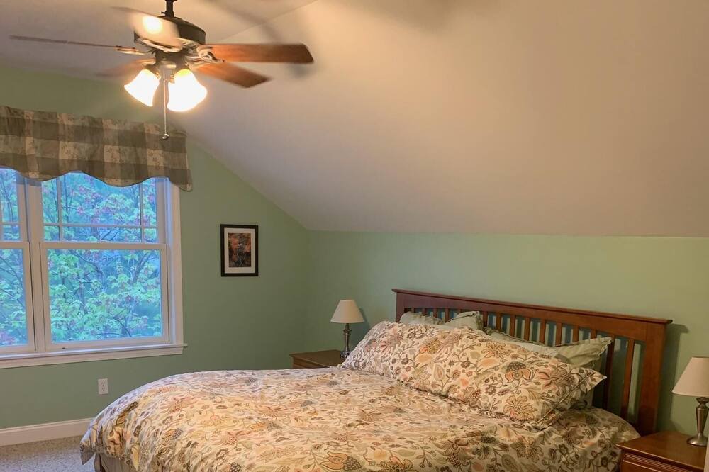 Photo of Bedroom in Sunapee