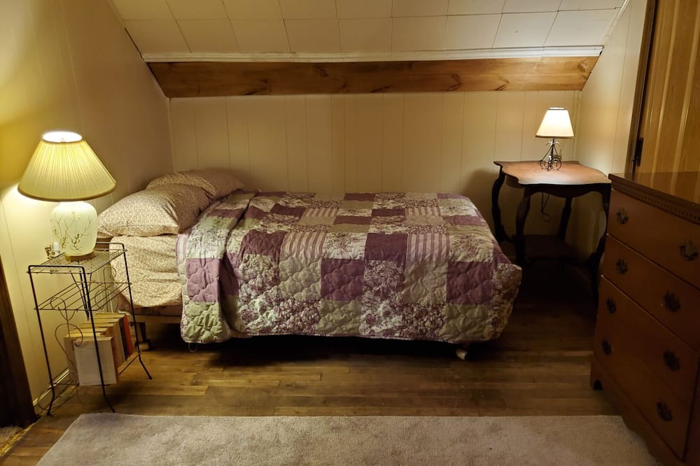 Photo of Bedroom in Groveton