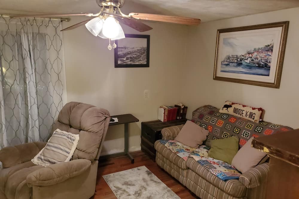 Photo of Livingroom in Groveton