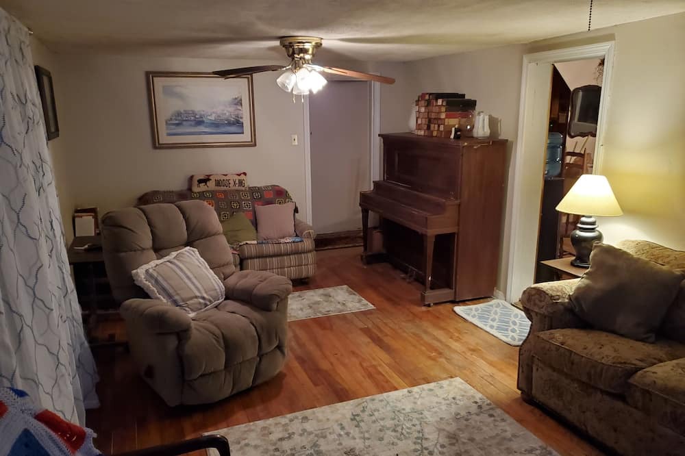Photo of Livingroom in Groveton