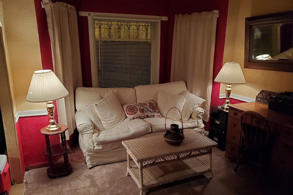 Photo of Livingroom in Groveton