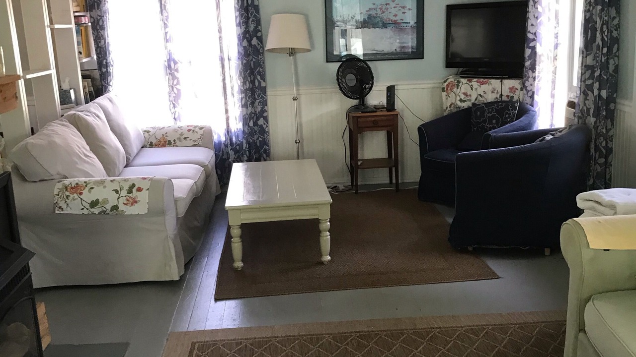 Photo of Livingroom in Niantic