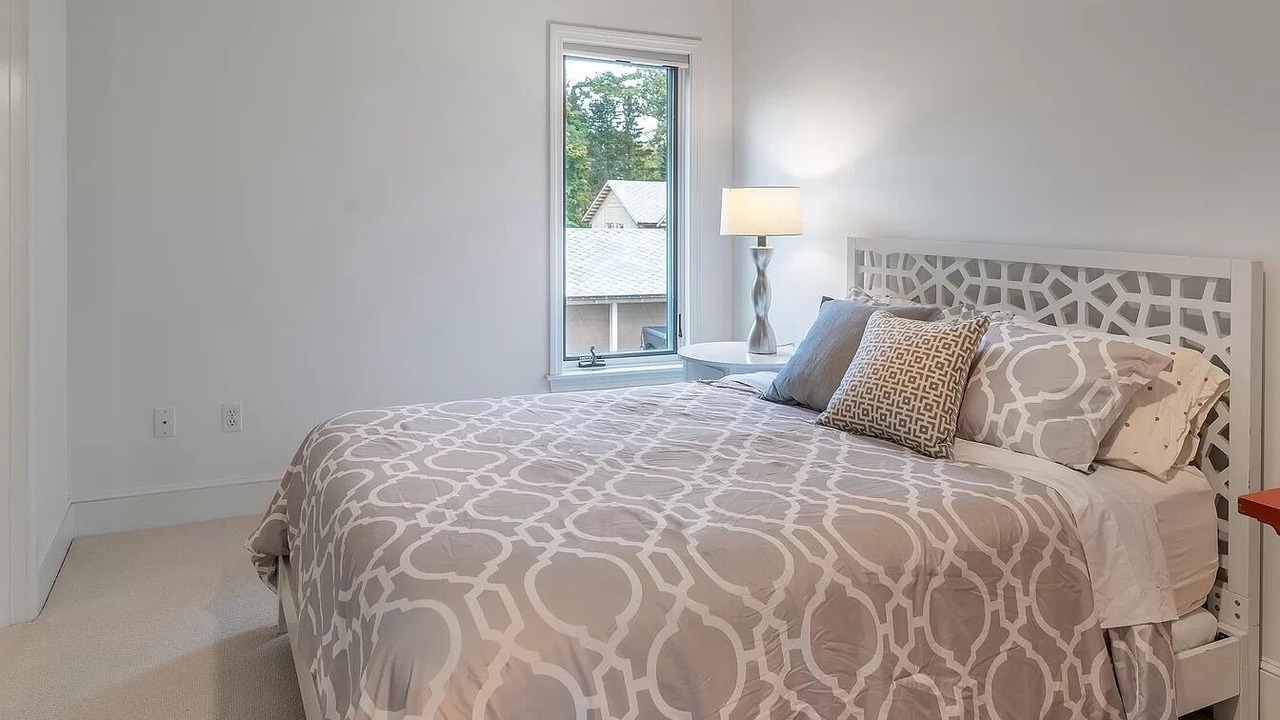 Photo of Bedroom in Mid-Coast and Islands
