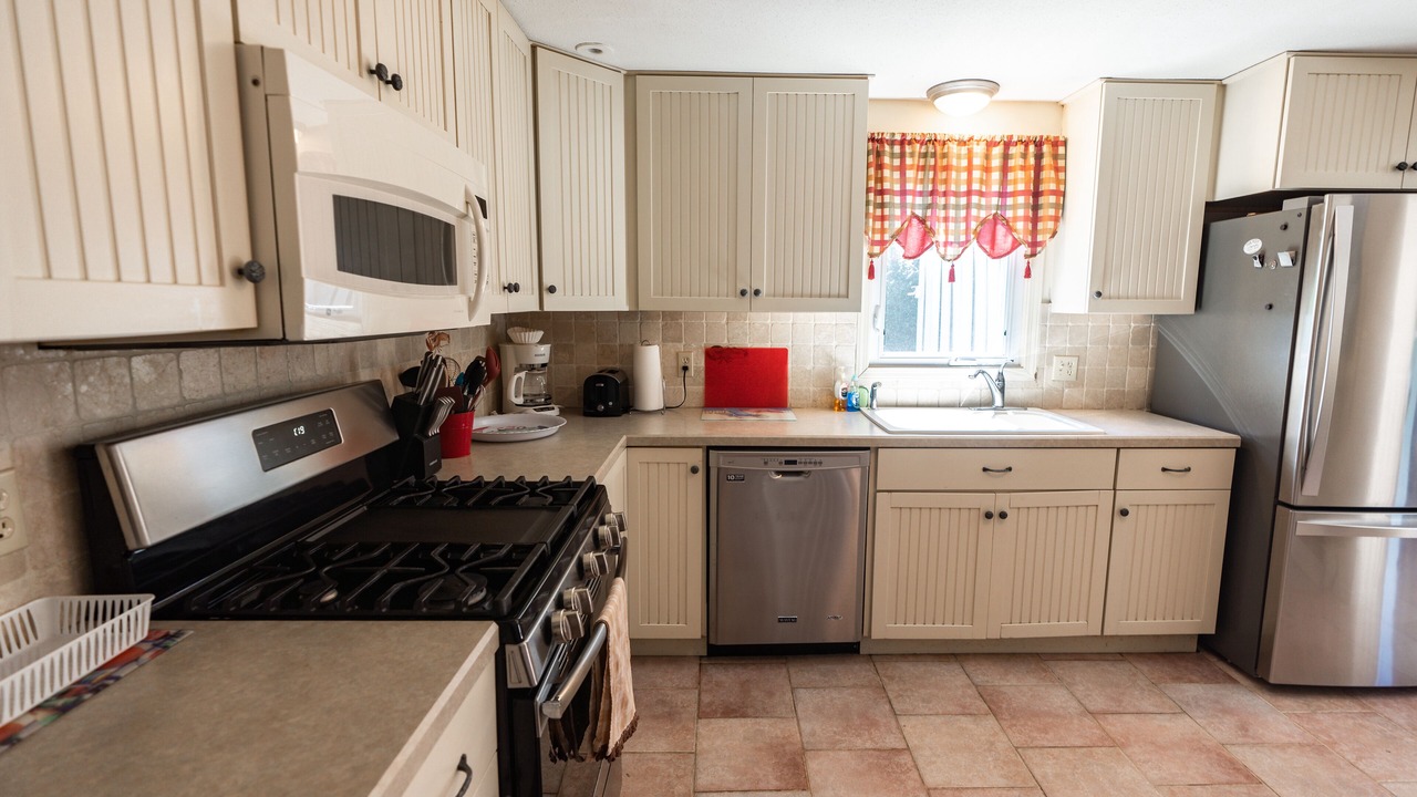 Photo of Kitchen in Eastward Look