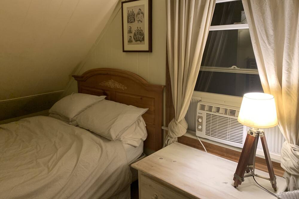 Photo of Bedroom in Tisbury