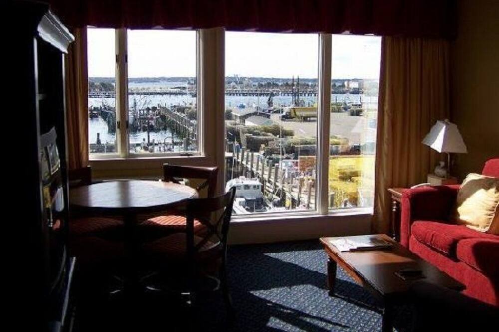 Photo of Livingroom in The Point