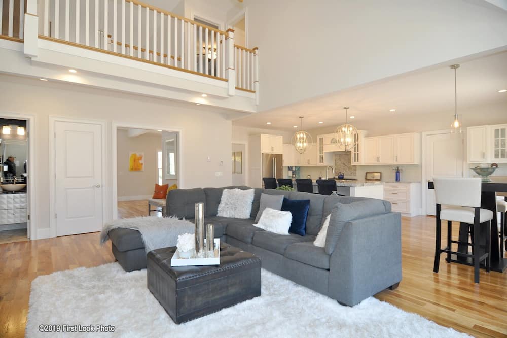 Photo of Livingroom in Watch Hill
