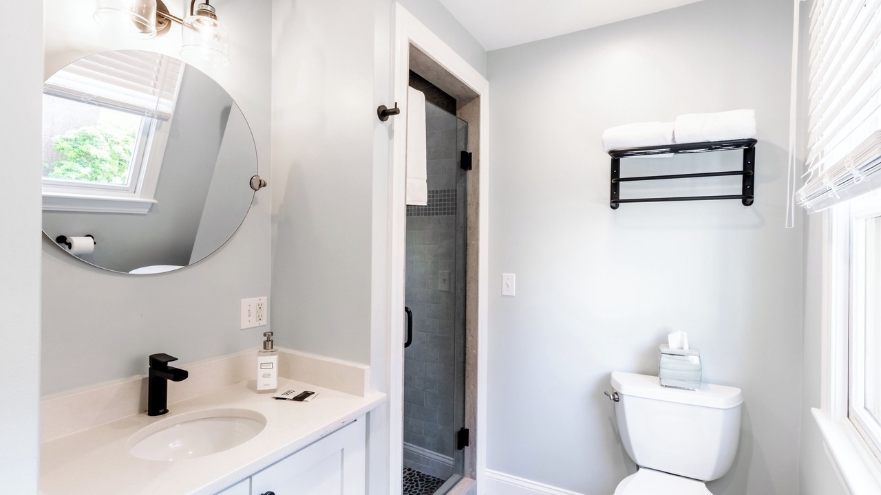 Photo of Bathroom in Yachting Village