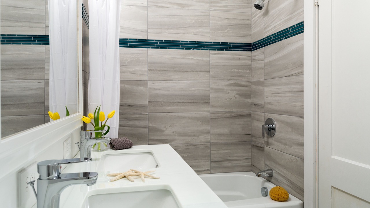 Photo of Bathroom in Top of the Hill