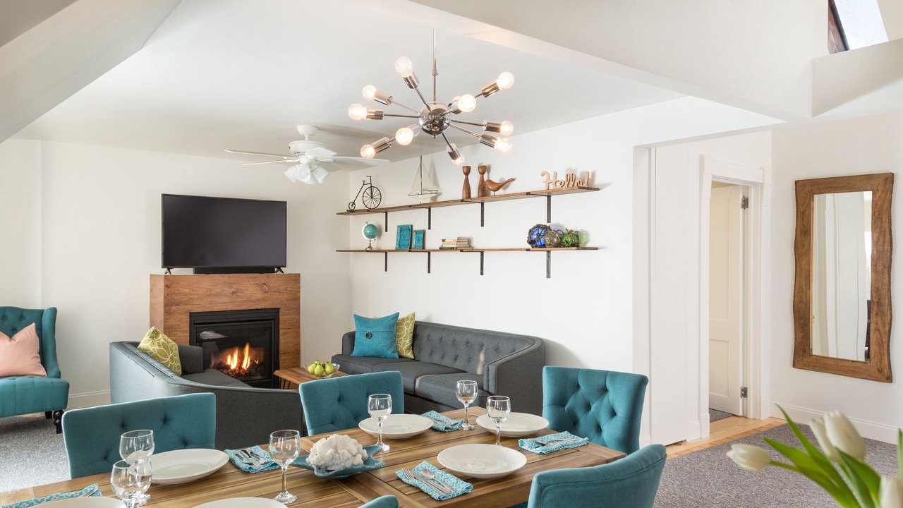 Photo of Livingroom in Top of the Hill