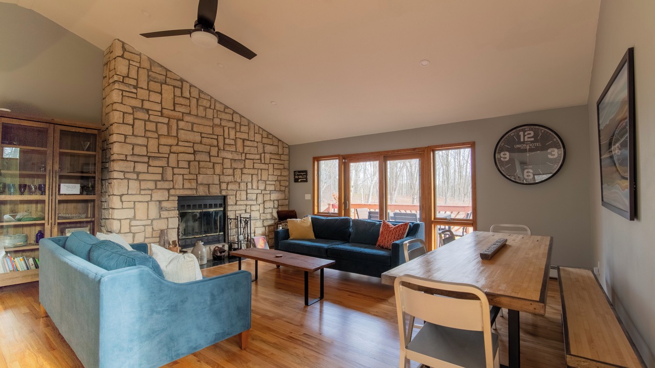 Photo of Livingroom in Parksville