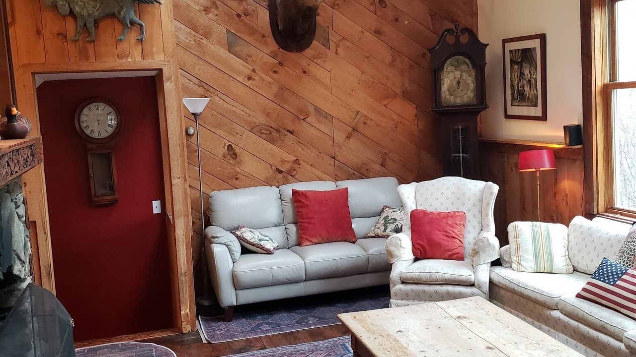Photo of Livingroom in South Londonderry