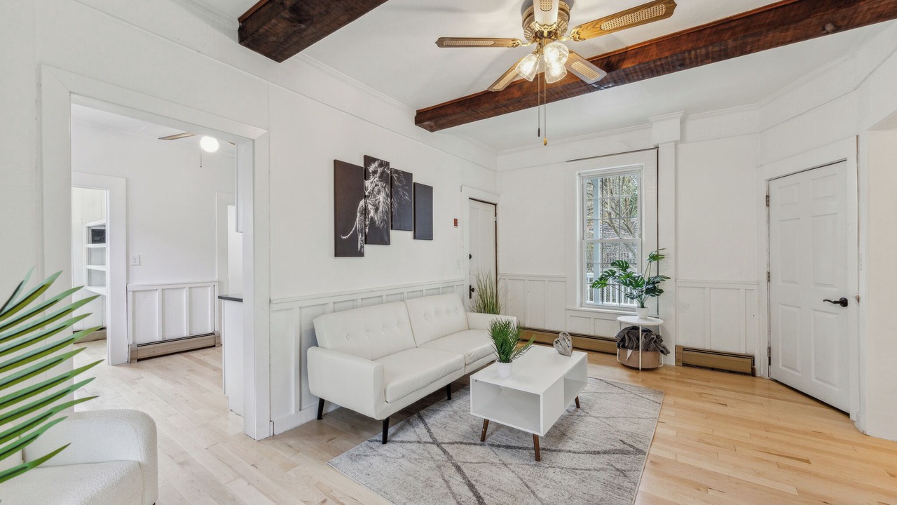 Photo of Livingroom in Easthampton