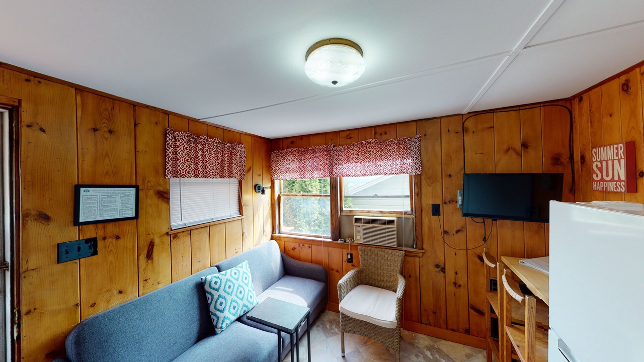 Photo of Patio Balcony in Weirs Beach