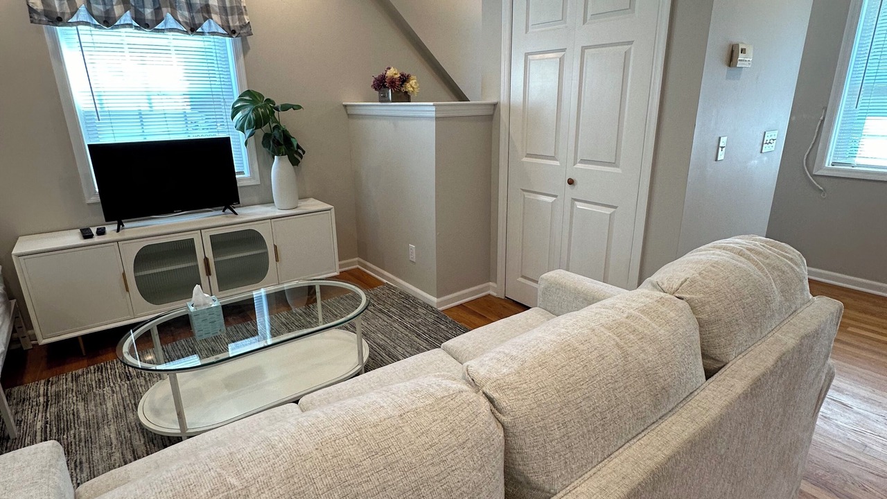 Photo of Livingroom in Trumbull