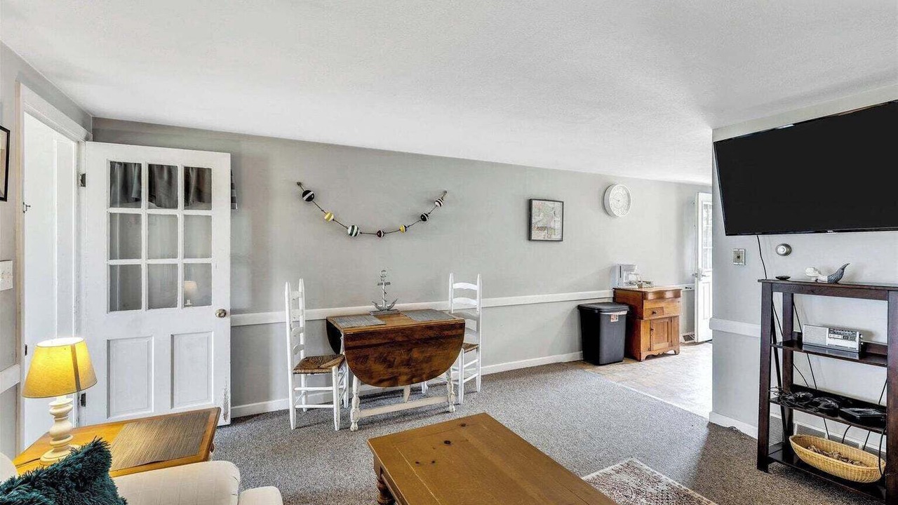 Photo of Livingroom in Mashpee