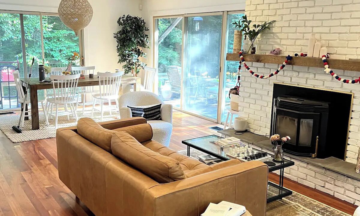 Photo of Livingroom in Becket