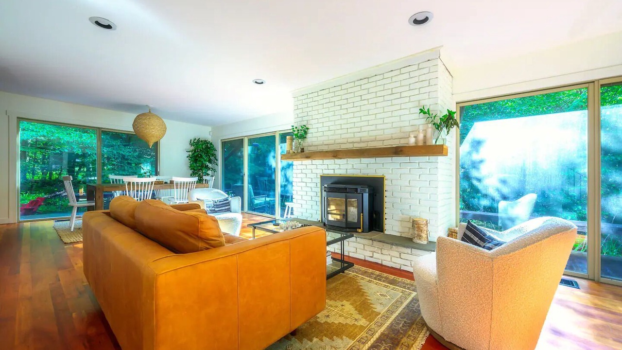 Photo of Livingroom in Becket