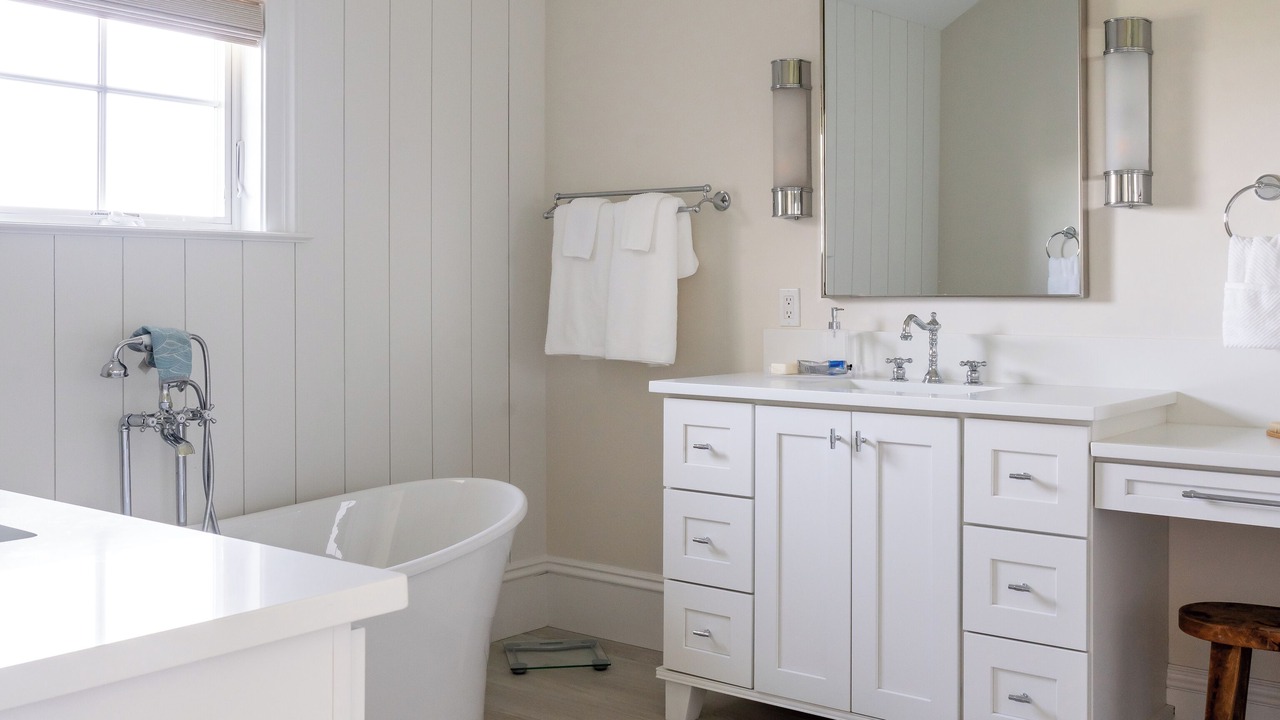 Photo of Bathroom in Shoreby Hill