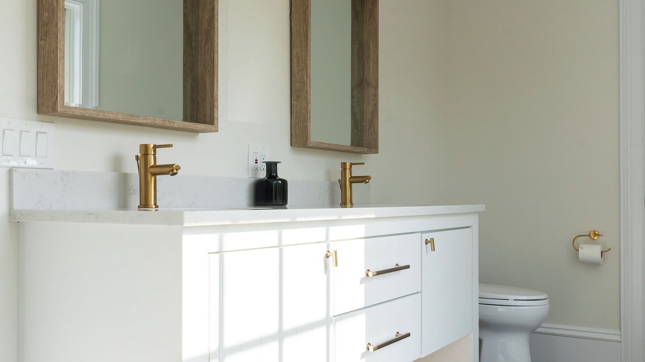 Photo of Bathroom in Shoreby Hill