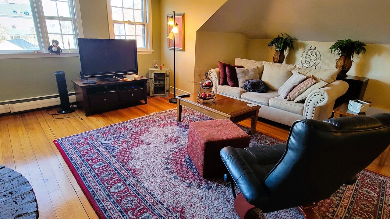 Photo of Livingroom in Bellevue Avenue Historic District