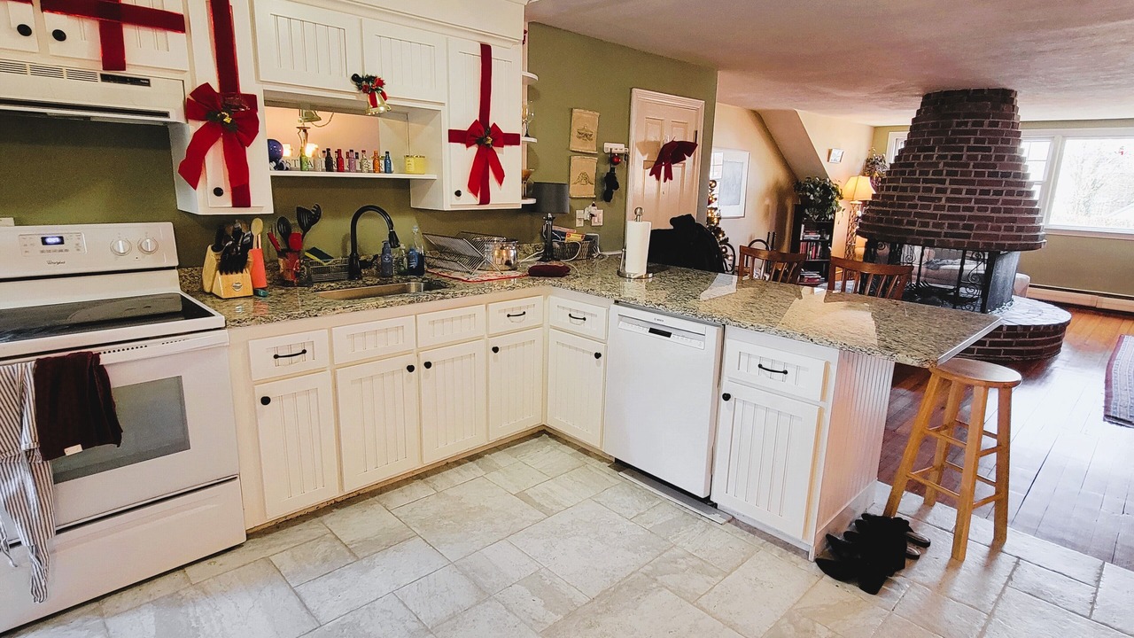 Photo of Kitchen in Bellevue Avenue Historic District