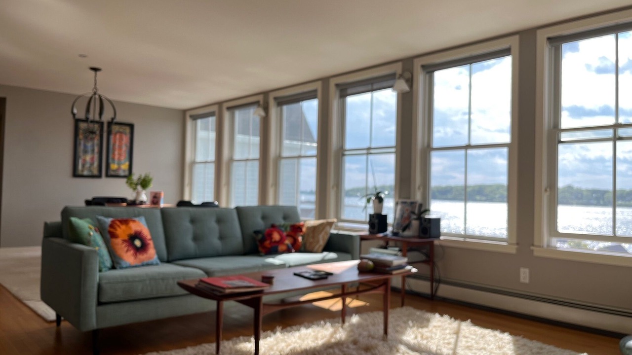 Photo of Livingroom in Mid-Coast and Islands