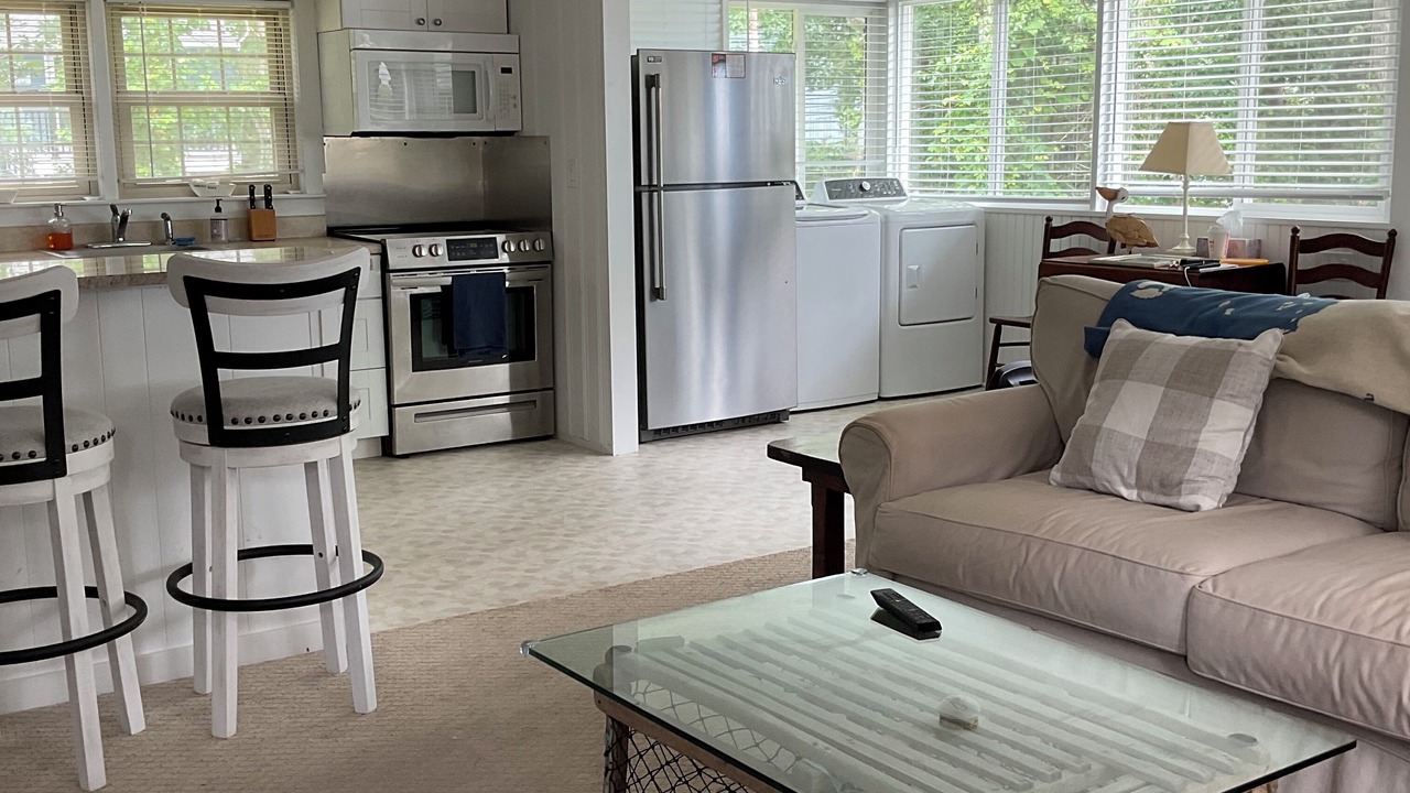 Photo of Livingroom in Mashpee Neck