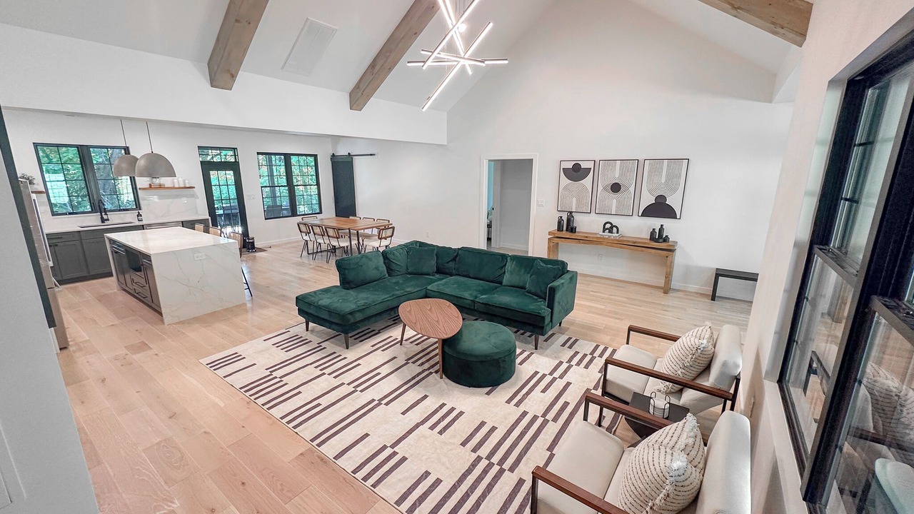 Photo of Livingroom in Marlboro