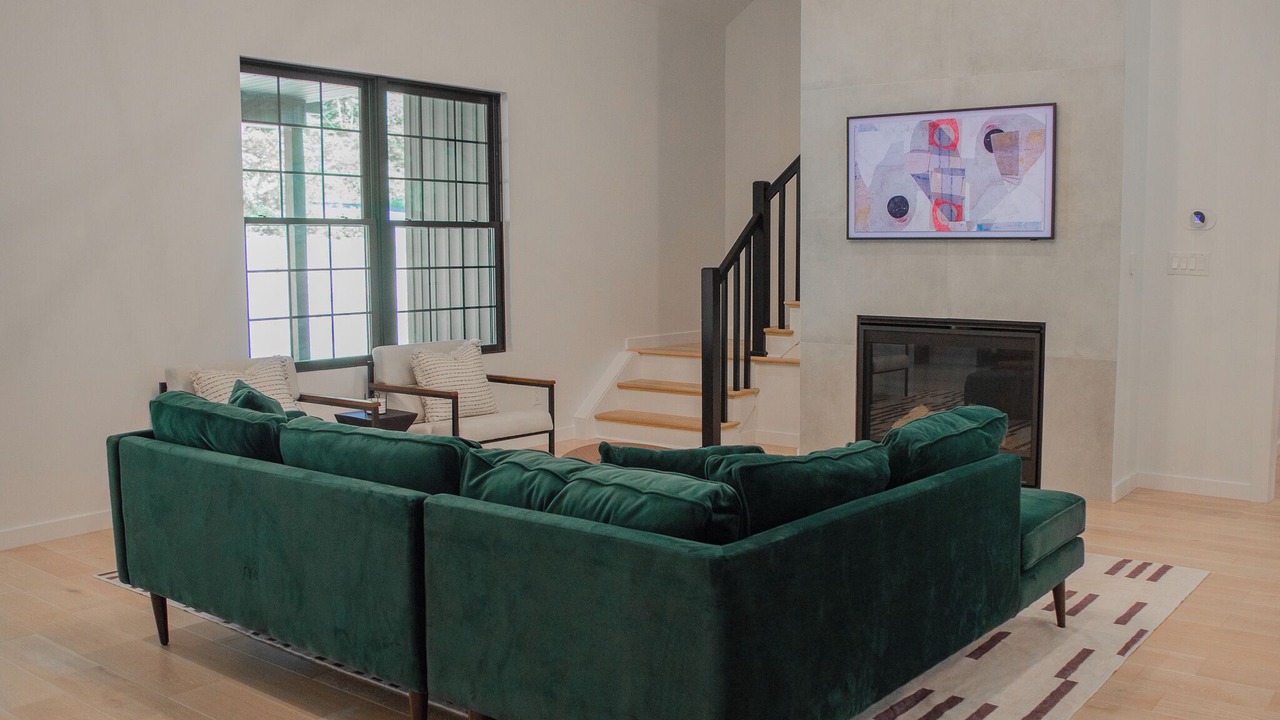 Photo of Livingroom in Marlboro