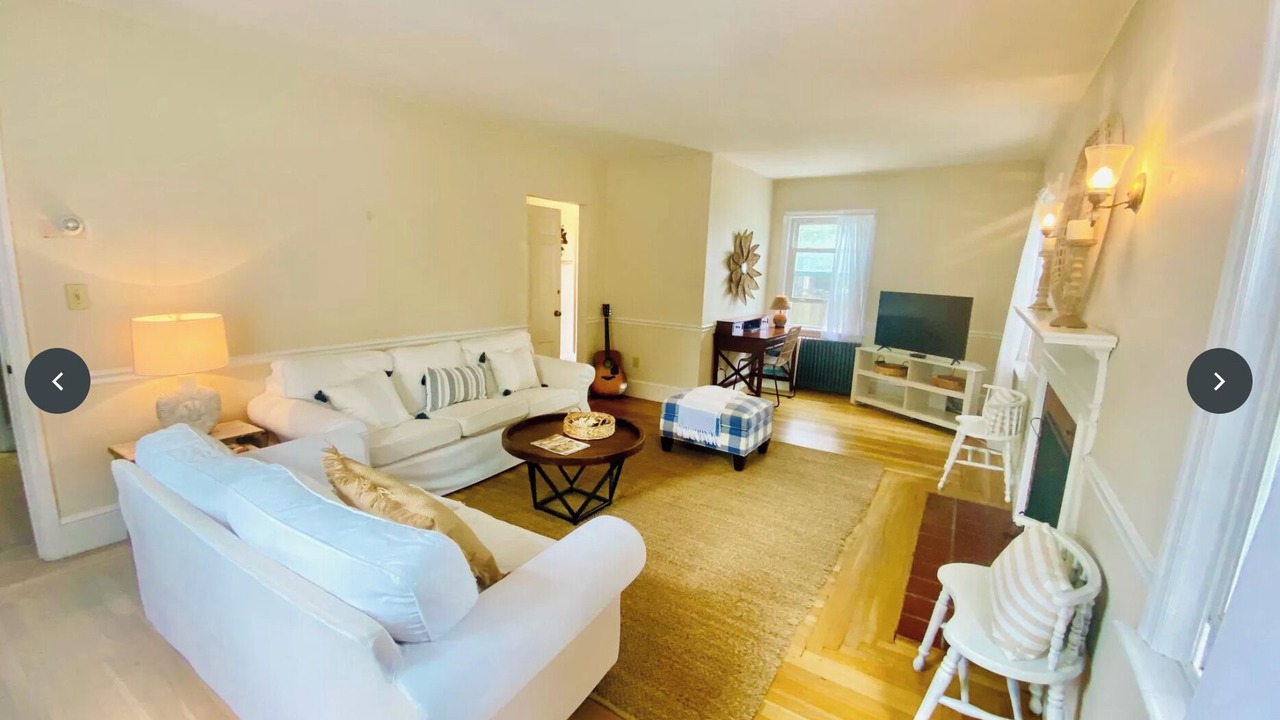 Photo of Livingroom in Bellevue Avenue Historic District