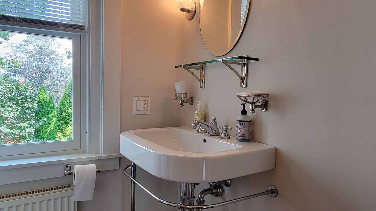 Photo of Bathroom in Top of the Hill