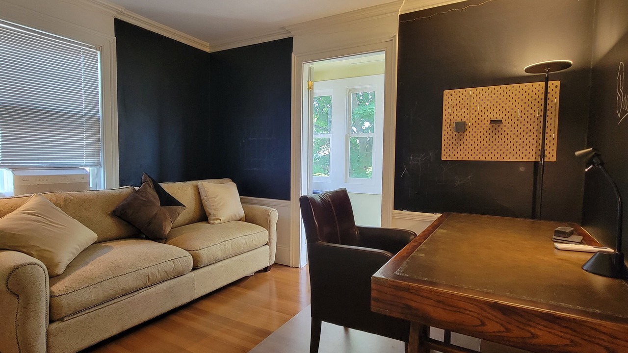Photo of Livingroom in Top of the Hill