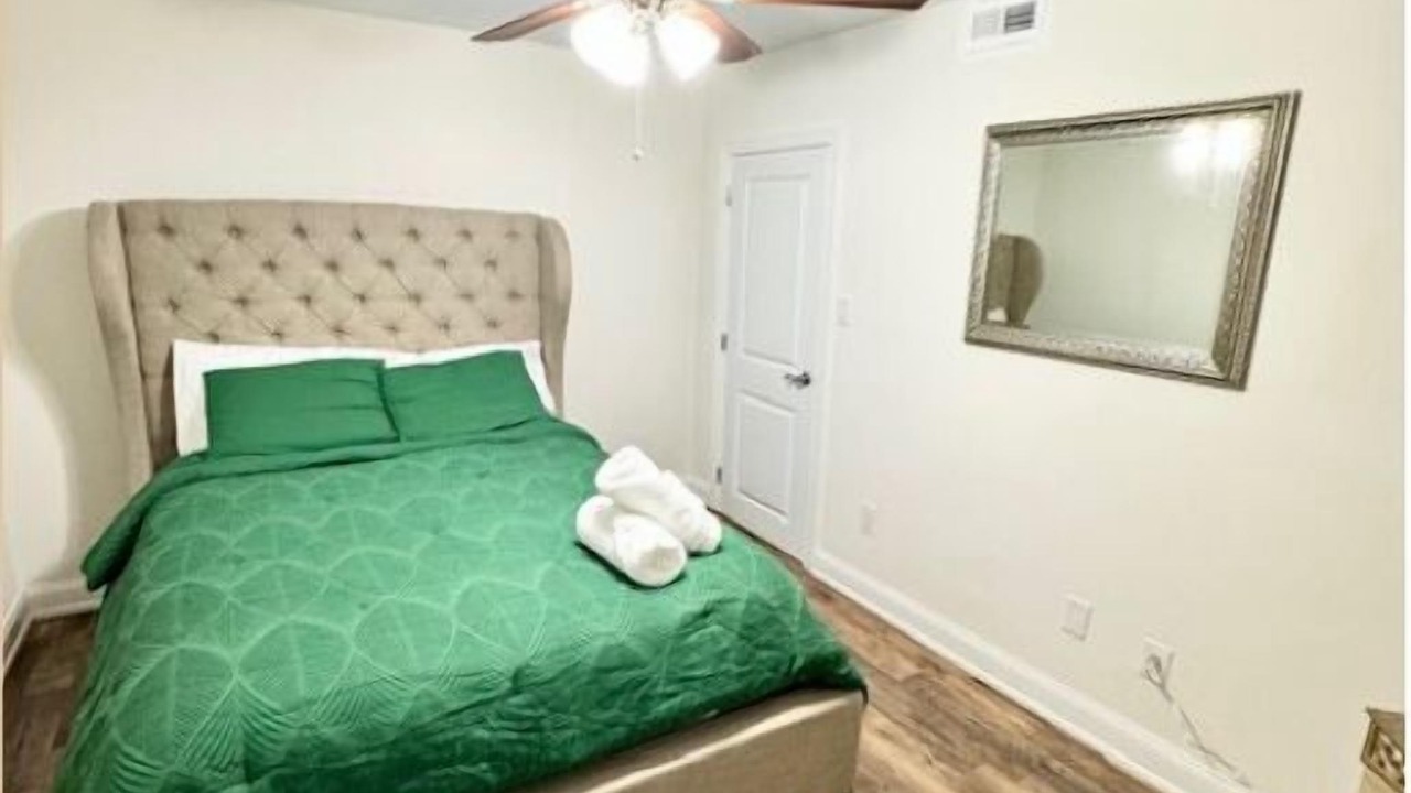 Photo of Bedroom in Foxcroft Square