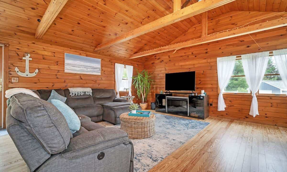 Photo of Livingroom in Niantic