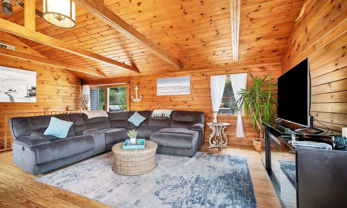 Photo of Livingroom in Niantic