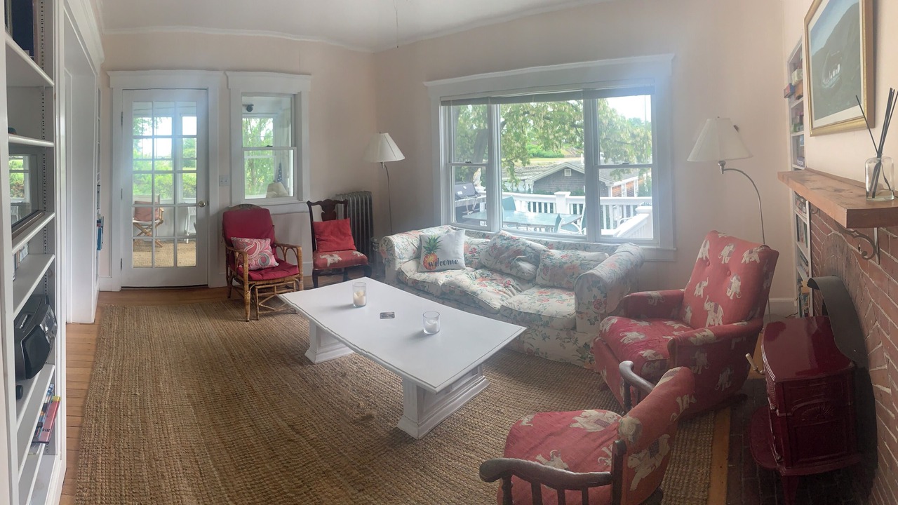 Photo of Livingroom in York Harbor