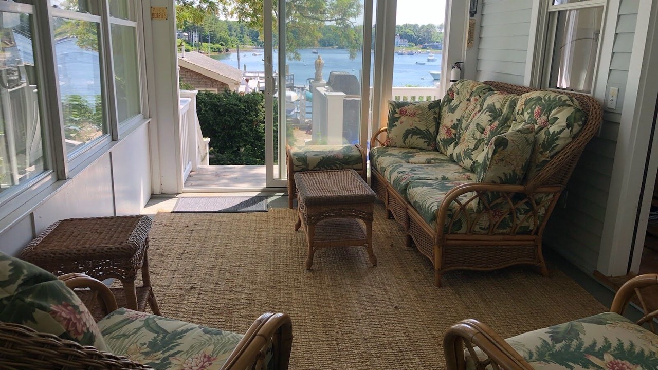 Photo of Livingroom in York Harbor