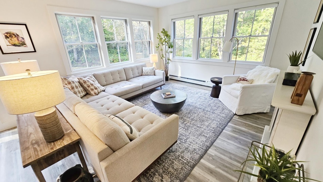 Photo of Livingroom in Stowe Hollow