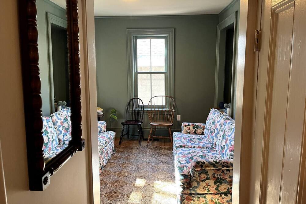 Photo of Bedroom in Neighborhood Nine