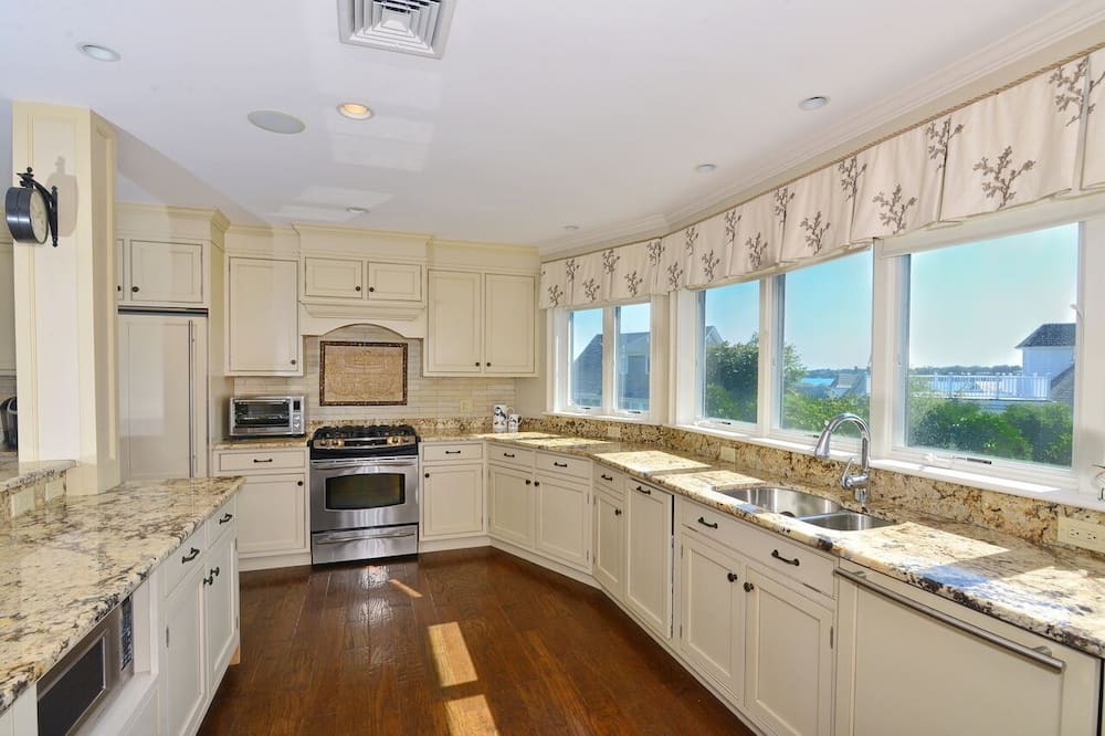 Photo of Kitchen in Easton's Point