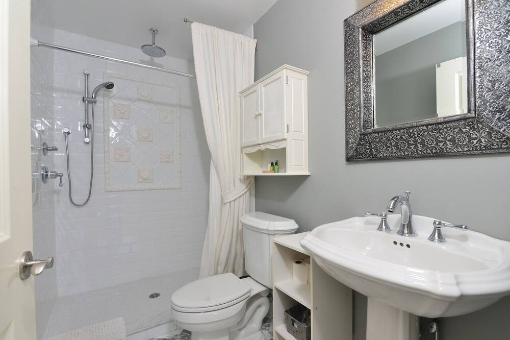 Photo of Bathroom in Easton's Point