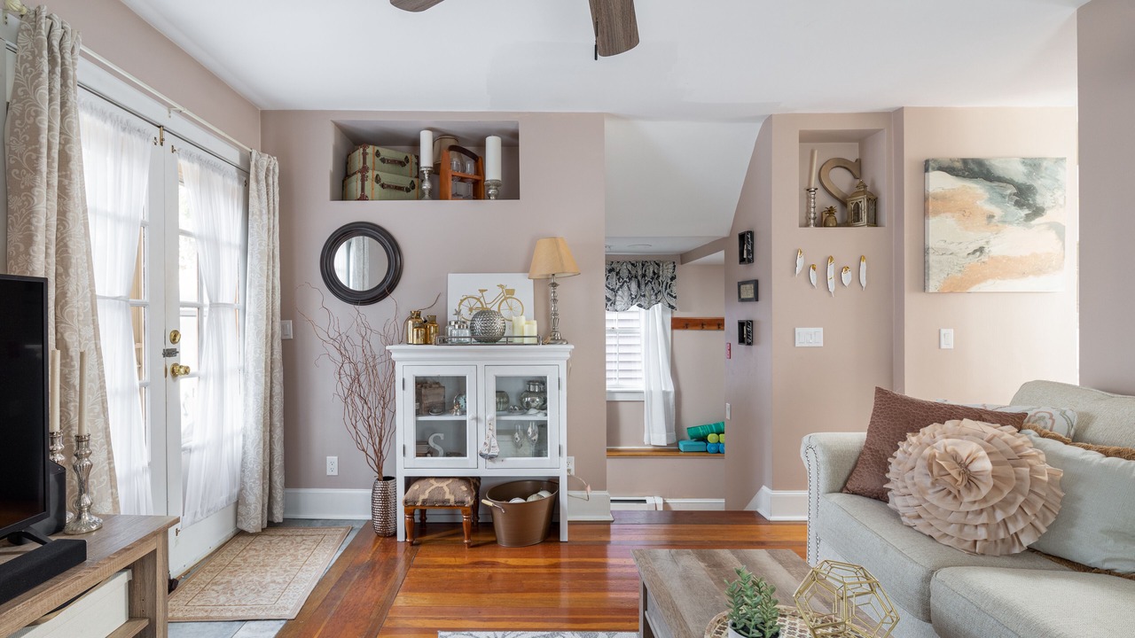 Photo of Livingroom in The Point
