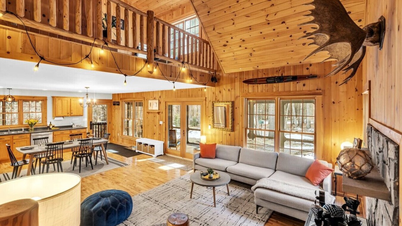 Photo of Livingroom in Lovell