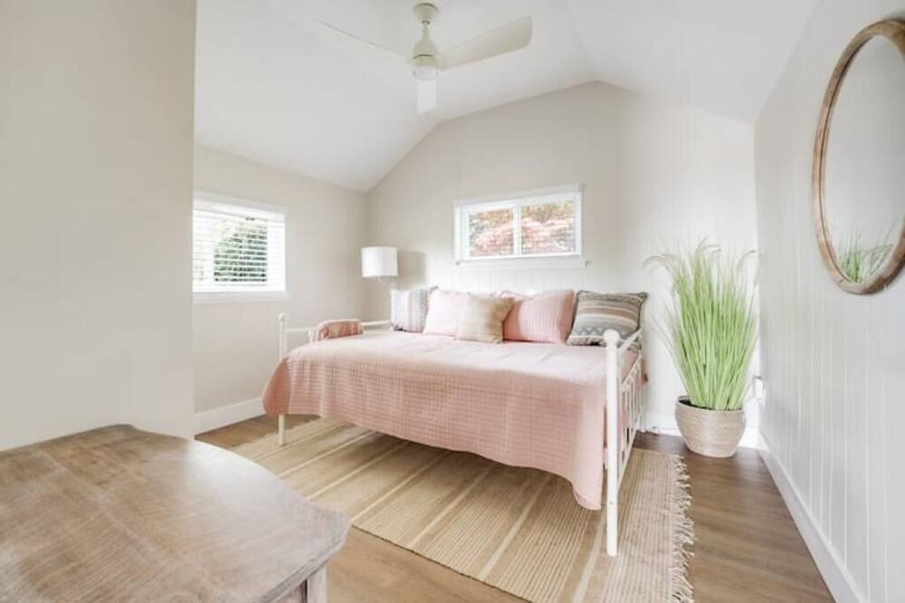 Photo of Bedroom in Westbrook Center