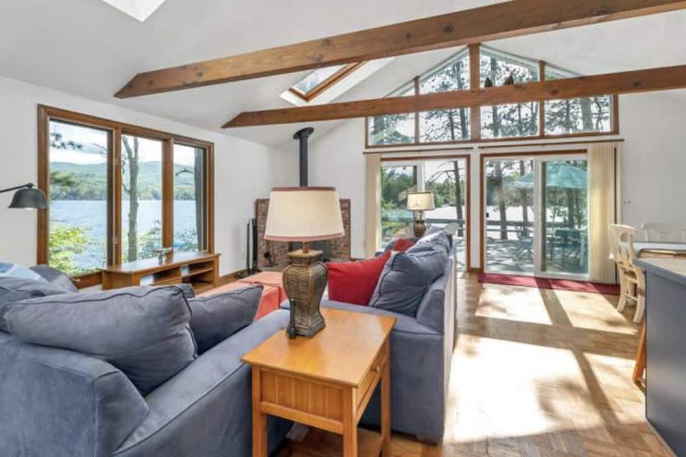 Photo of Livingroom in Alton Bay