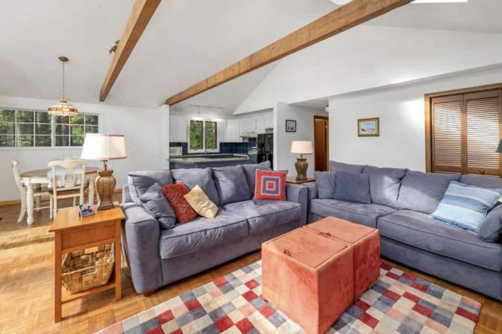 Photo of Livingroom in Alton Bay