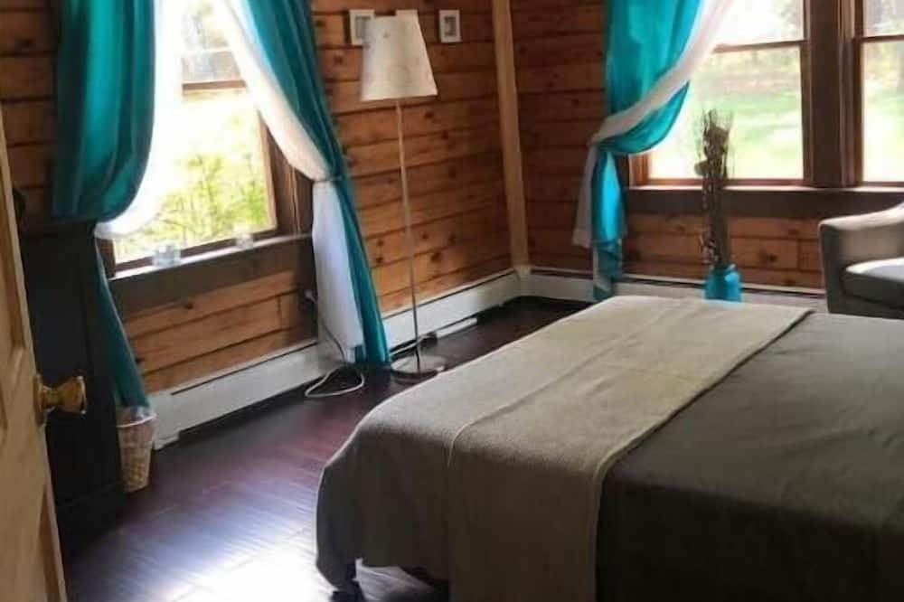 Photo of Bedroom in Belmar