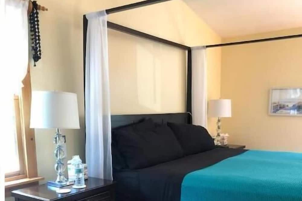 Photo of Bedroom in Belmar
