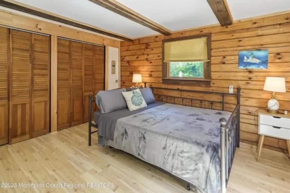 Photo of Bedroom in Belmar